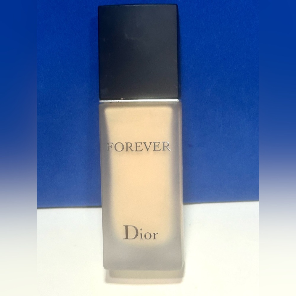 DIOR Forever Matte Foundation 1W